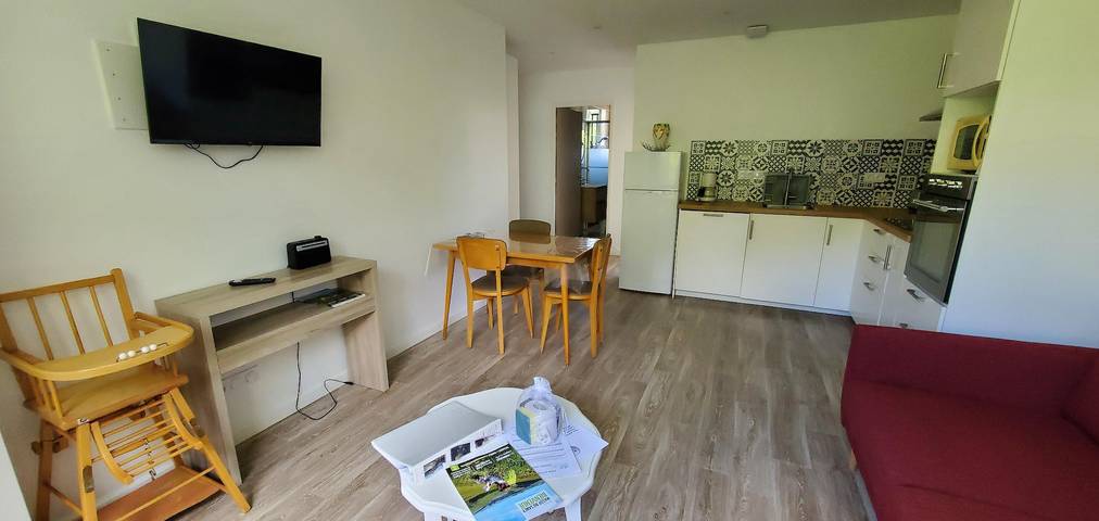 Gîte pour 3 personnes, avec terrasse et jardin à Murol - 4