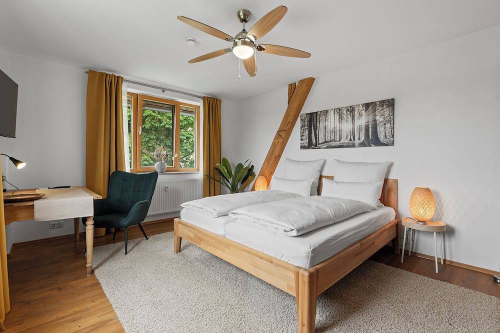 Ganze Wohnung, Fewo \"Brunnen\" 120 qm. Ruhige Lage - viel Natur  Balkon und Garten in Memmingen, Bayerisch Schwaben