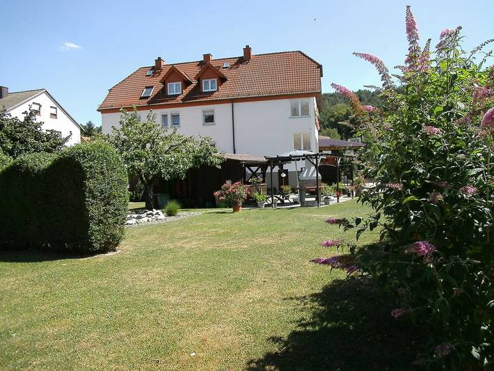 Ferienhaus für 4 Personen, mit Balkon und Garten in Weismain