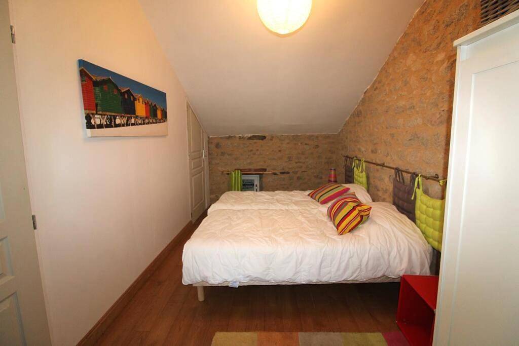 Two-Bedroom House in La Villetelle, Région d'Aubussargues