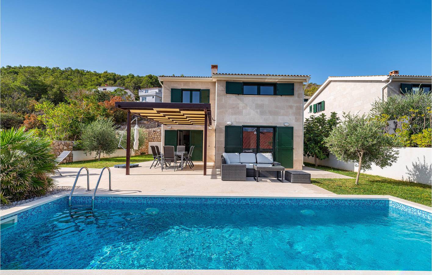 Gemütlich, nur 1,5 km vom Strand entfernt: WLAN, Pool und Terrasse in Ihrem Ferienhaus in Posedarje, Zadar