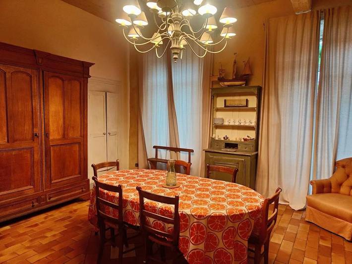 Location de vacances pour 7 personnes, avec vue et terrasse, animaux acceptés à Aulas