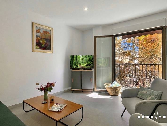 Entire apartment, Cozy Apartment in Moraira for 4 with Dishwasher, Near Beach and Activities - 130470 in Platja de l'Ampolla (Moraira), Teulada (Spain)