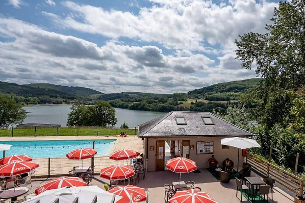 Casa móvil para 6 personas con terraza in Lissac-sur-Couze, Brive-la-Gaillarde region
