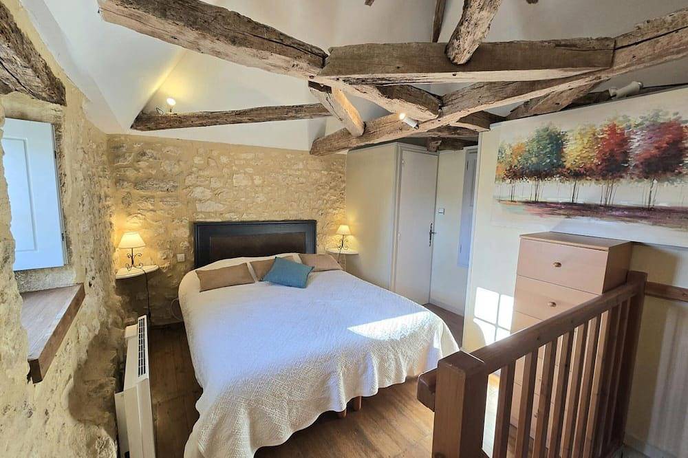 Séjour Authentique au Pigeonnier avec Wifi et Parking in Monsac, Périgord Pourpre