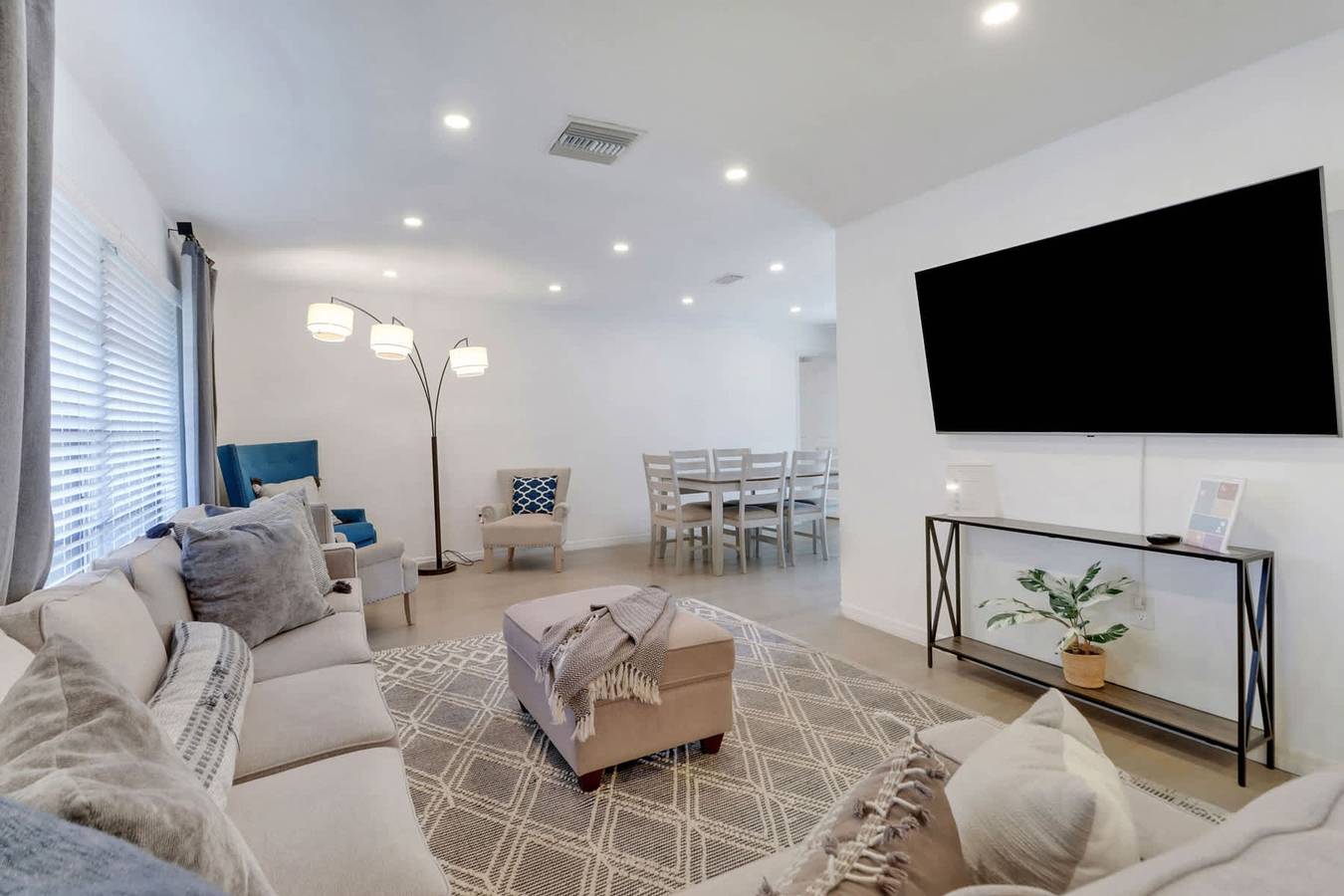 High Tide - 3 Br Sleeps 6 - Private Pool - Games in Southwest Florida