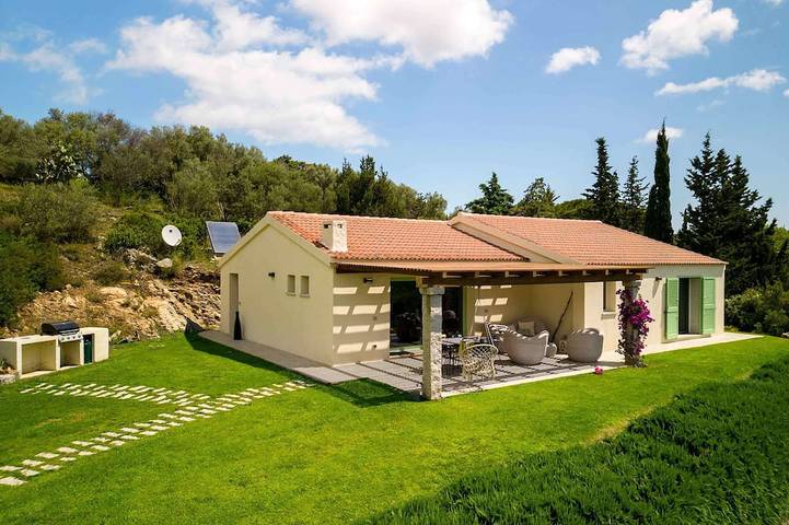 Ferienhaus für 6 Personen, mit Balkon und Garten sowie Pool