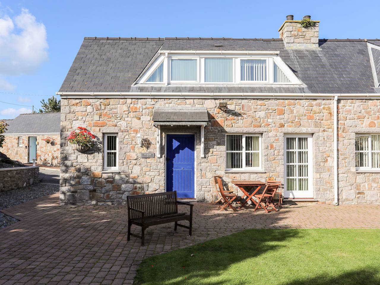 Tyn Towyn - Ty Glas in Trearddur Bay, Isle of Anglesey