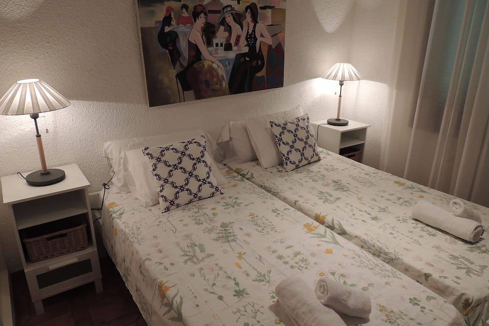 Popular holiday house with pool near the beach in Cala en Bosc, Ciutadella