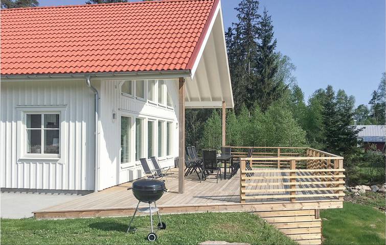 Vacation house for 6 people with terrace in Starkeryd, Linnesjön