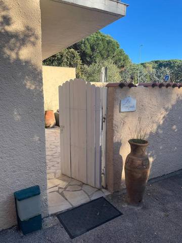 Gîte pour 3 personnes, avec terrasse dans Plage de la Bouillabaisse