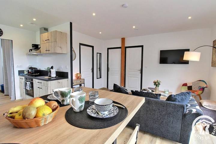 Gîte pour 4 personnes, avec terrasse et jardin