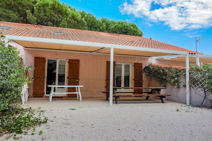 Gîte pour 8 personnes, avec Terrasse et Jardin