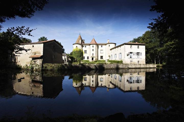 Location de vacances pour 3 personnes, avec jardin et vue à Saint-Dier-d'Auvergne - 4