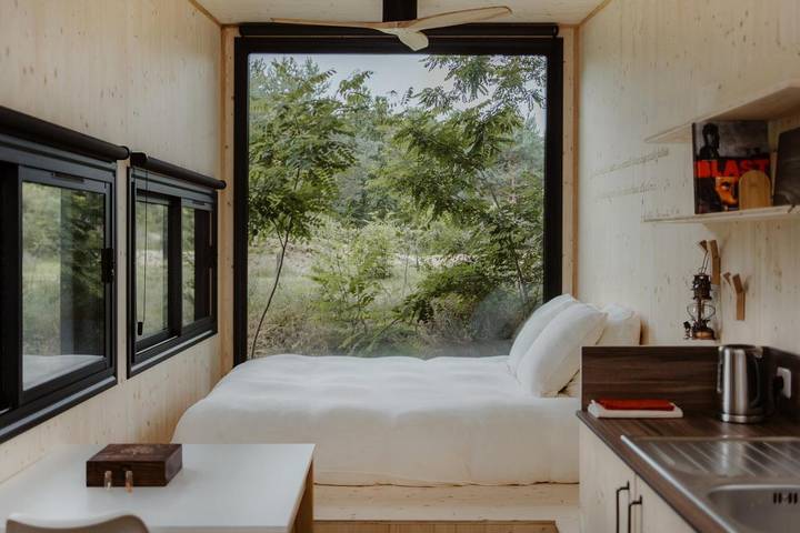 Hôtel pour 2 personnes, avec vue ainsi que jardin et terrasse, animaux acceptés dans Chambon-la-Forêt