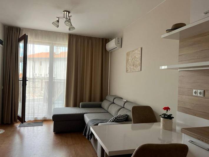 Apartament wakacyjny dla 2 osób, z widok i sauna oraz basen i ogród, zwierzęta dozwolone w Pomorie