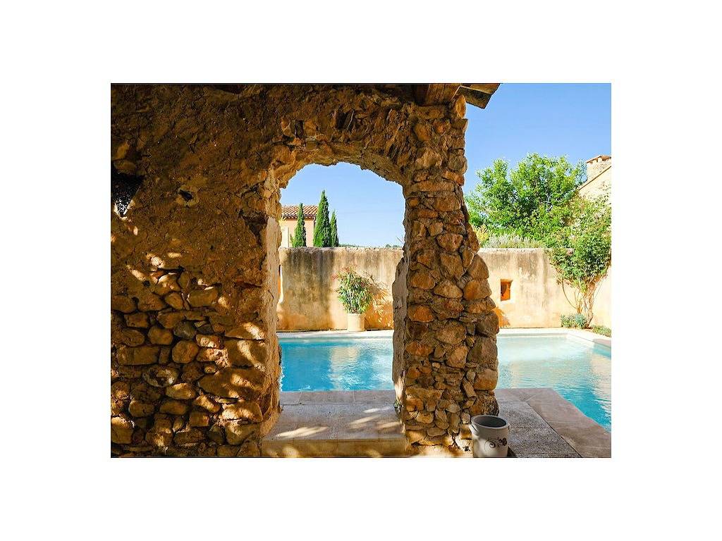 Casa de vacaciones en Rustrel con piscina. in Rustrel, Parque natural regional del Luberon
