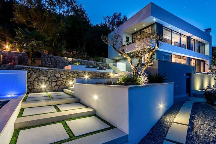 Villa für 4 Personen, mit Balkon und Sauna sowie Whirlpool in Lovran