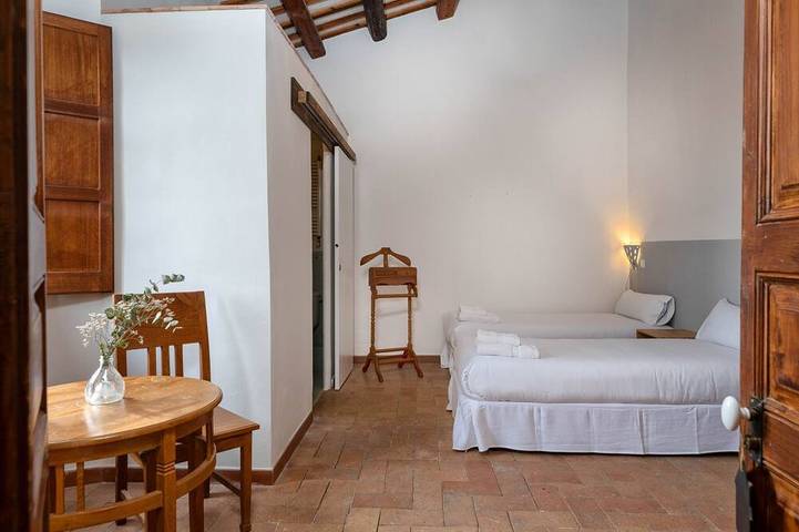 Location de vacances pour 28 personnes, avec jardin et balcon à Bordils - 3