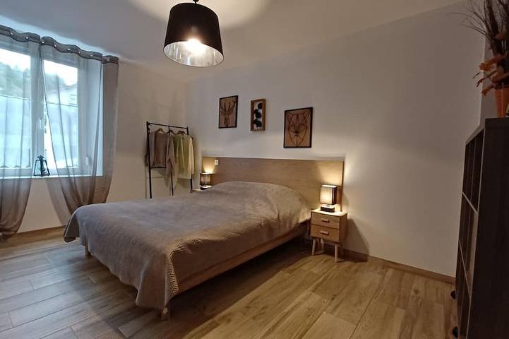 Apartamento entero, L'Atelier Gerardmer. Accessible apartment, close to downtown. in Gérardmer, Parque natural regional de los Ballons des Vosges