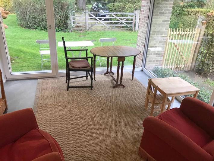 Location de vacances pour 3 personnes, avec terrasse ainsi que jardin et vue à Lasne - 2