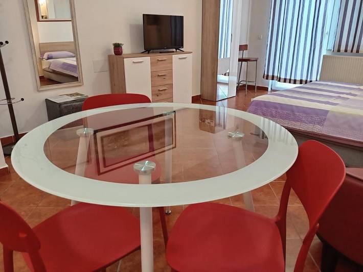 Gîte pour 4 personnes, avec terrasse ainsi que jardin et vue à Osijek - 2