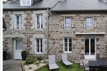 Gîte pour 7 personnes, avec terrasse et jardin, animaux acceptés à Gavray