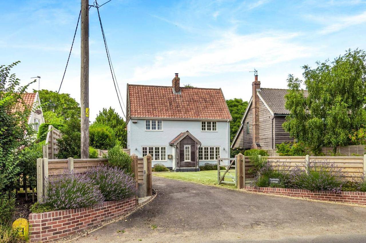 4 Bed in Walberswick oc-pemb in Walberswick, Sunrise Coast