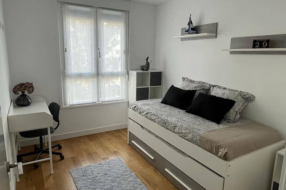 Entire apartment, Palota Apartment - Modern and cosy flat. Ideal for families by Egona in Orio, Basque Coast (Spain)
