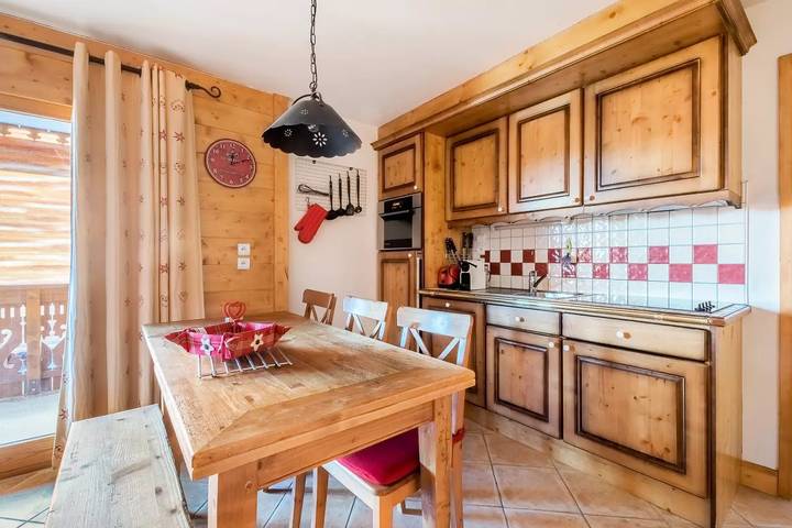 Gîte pour 6 personnes, avec balcon dans Office De Tourisme Des Carroz - 3