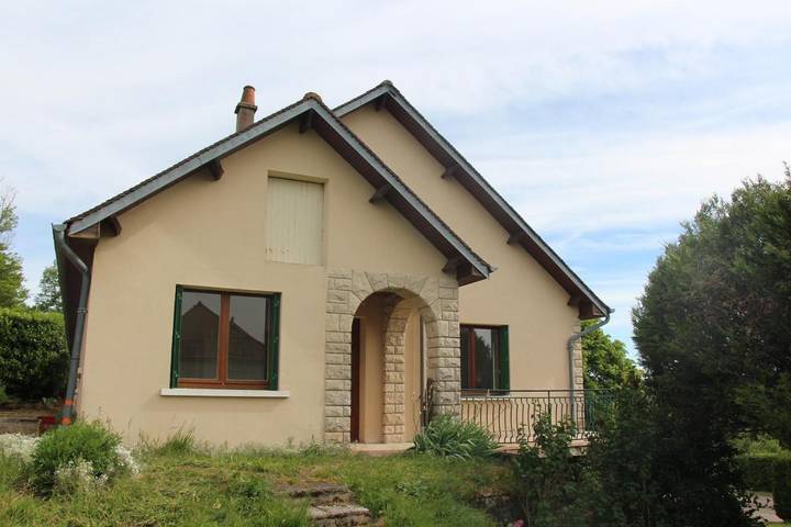 Location de vacances pour 6 personnes, avec jardin ainsi que balcon et vue à Tanlay