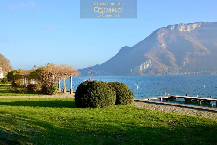 Vacation rental for 6 people, with lake view in Annecy