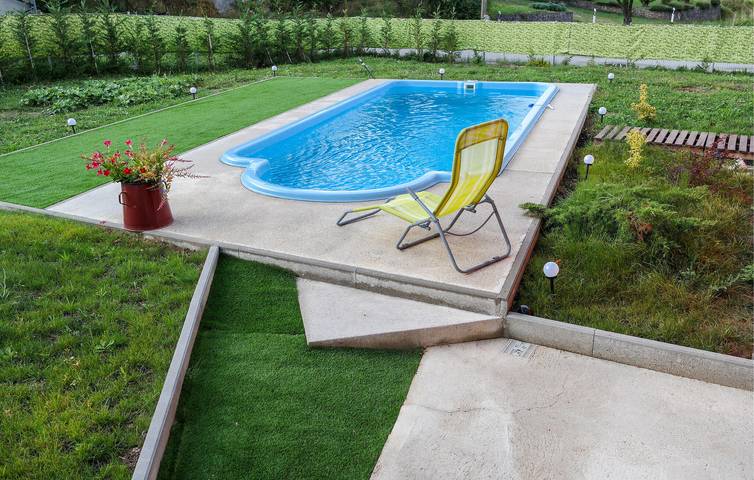 Charmante 2-Zimmer-Wohnung mit Pool, 1 km von den Skiliften entfernt und inklusive Parkplatz in Primorje-Gorski Kotar