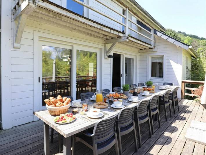 Location de vacances pour 12 personnes, avec Terrasse ainsi que Jardin et Sauna à Rendeux - 2