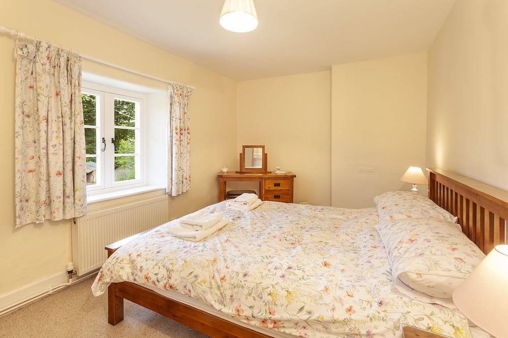 Two Lower Spire Cottage, Liscombe in Dulverton, Somerset