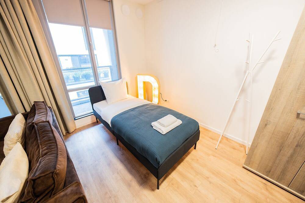 Entire apartment, Dockside Nest Studio Prh in Rotterdam, South Holland