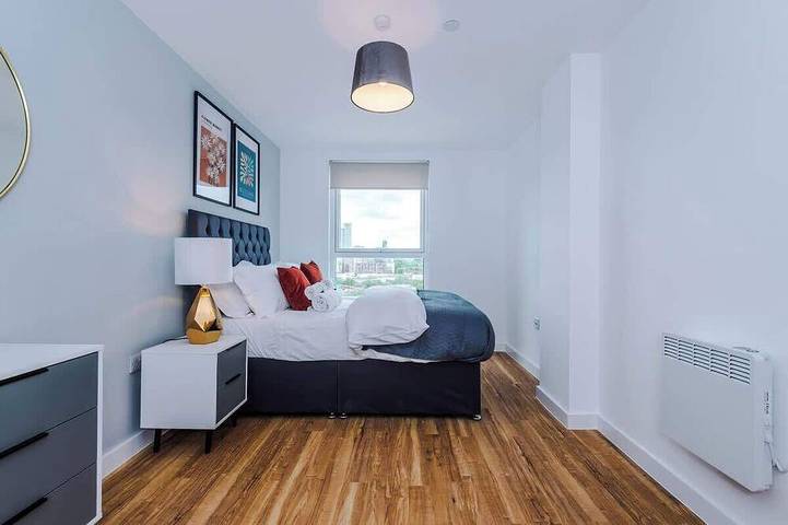 Ganze Wohnung, Waterfront 2Br | 2 Bath | Free Gym + Parking in Greater Manchester