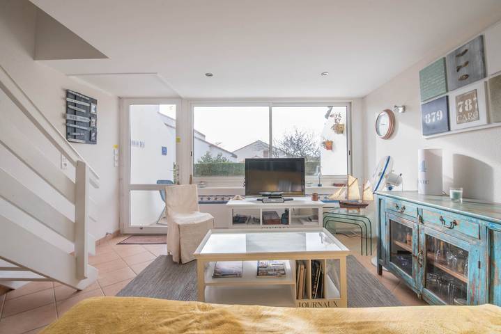 Gîte pour 4 personnes, avec jardin et terrasse dans Port de Gourmalon
