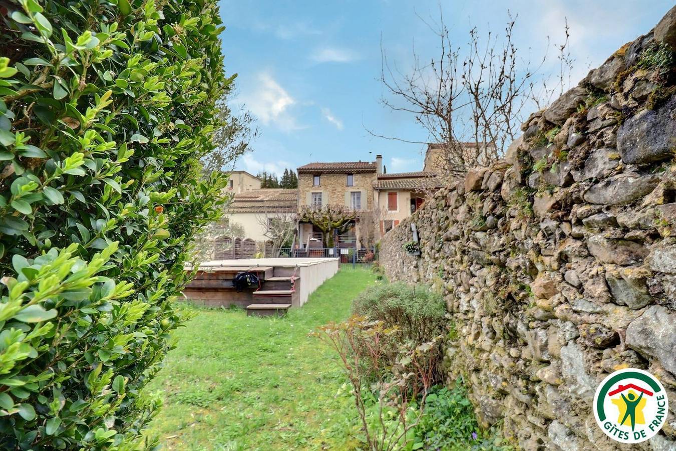 Quand On Est Mieux Ici Qu'Ailleurs in Dieulefit, Región de Nyons