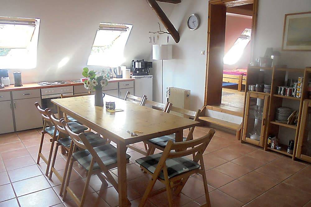 Bei Güstrow: Ferienwohnung Bergfeld - Ferienwohnung in Krakow am See, Mecklenburgische Seenplatte