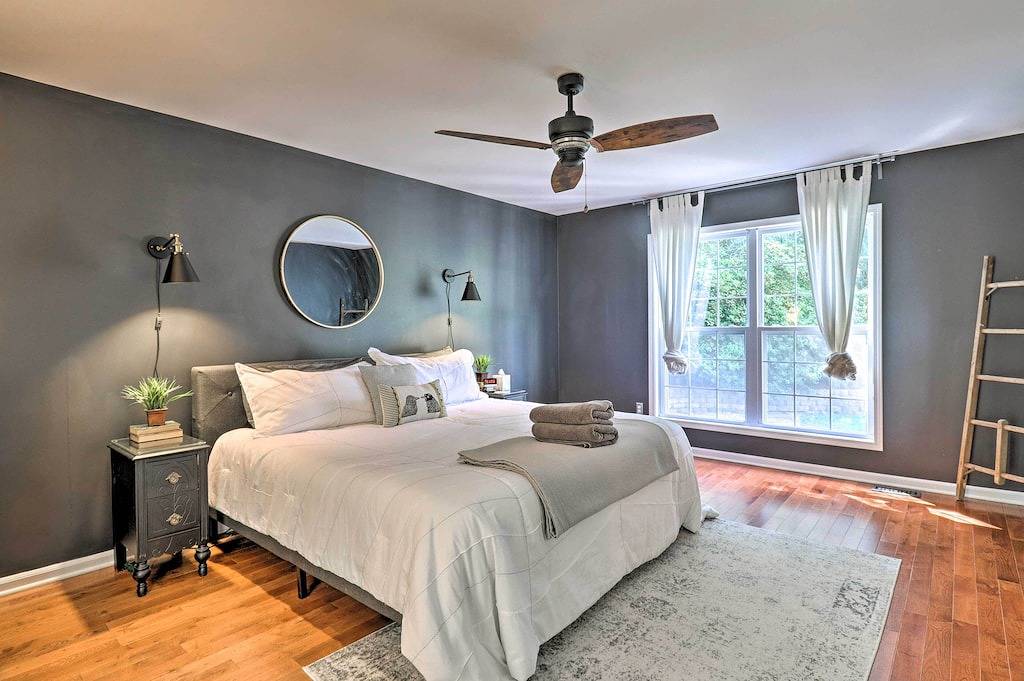 Creekside Brevard Home < 1 Mi to Downtown! in Brevard, Transylvania County