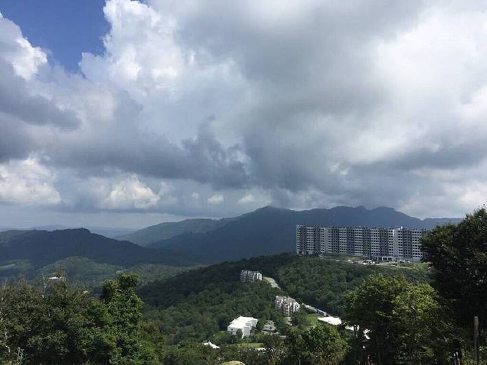 Vacation rental for 6 people, with hot tub and pool as well as sauna and yard in Sugar Mountain