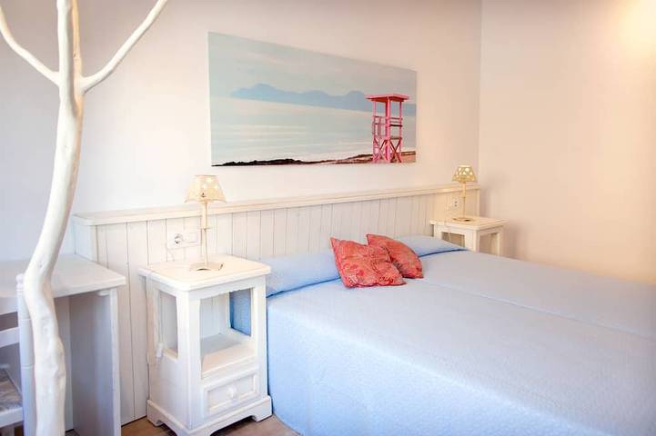 Elegant Family Villa with Private Pool, Jacuzzi, Spacious Garden & Games Area in Crestatx, Sa Pobla