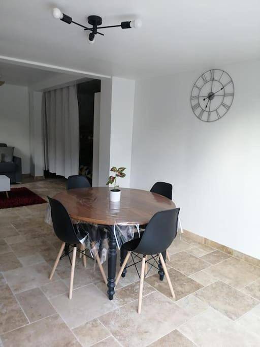 Gîte pour 4 personnes, avec jardin à Pertuis - 4