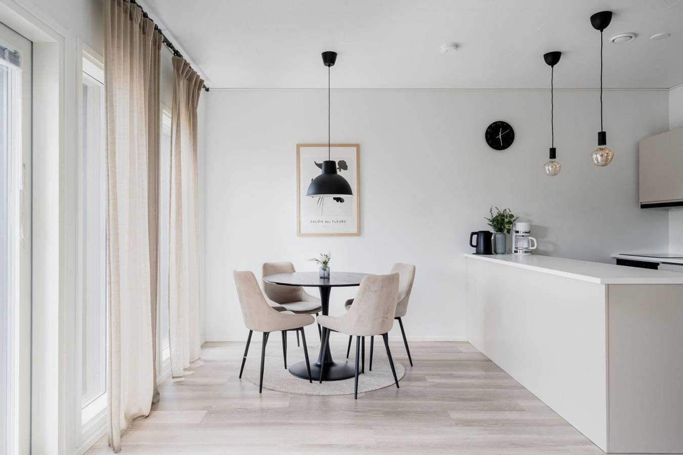 Modern 3Br House with Sauna & Parking | Near Airport in Uusimaa
