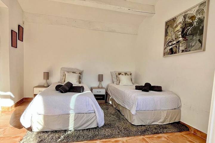 Le Domaine de l'Olivier, 19 rooms, pool, sauna in Brignoles, Región Brignoles