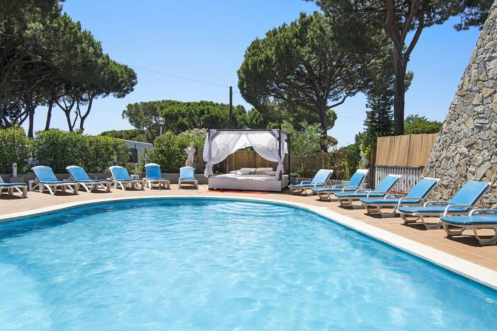Villa Verte em Vilamoura, Pet-Friendly, com piscina e Wi-Fi. Golfers e eventos bem-vindos. in Quarteira, Distrito de Faro