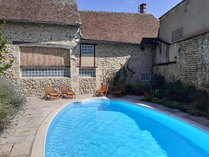Location de vacances pour 2 personnes, avec Terrasse ainsi que Jardin et Piscine à Ousson-sur-Loire - 3