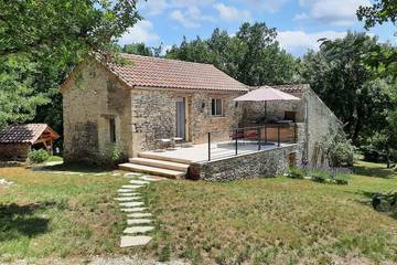Location de vacances pour 4 personnes, avec jardin à Crayssac