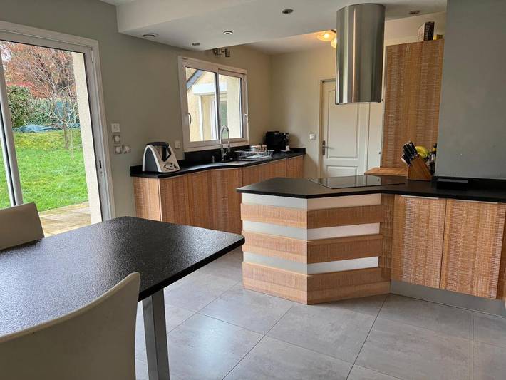 Location de vacances pour 2 personnes, avec terrasse ainsi que jardin et piscine à Sargé-lès-le-Mans - 2